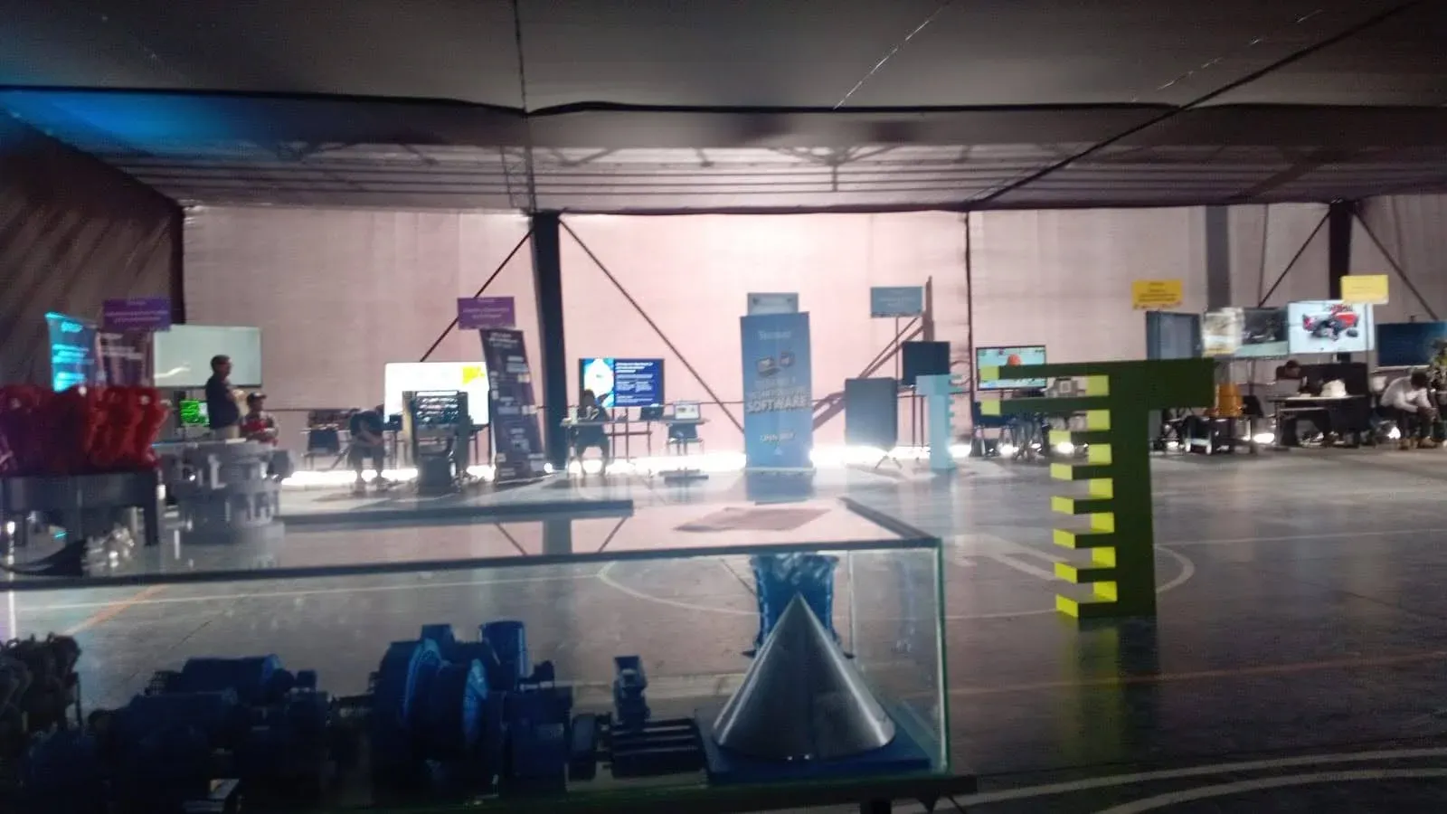 Presentación en feria Tecsup Open Day