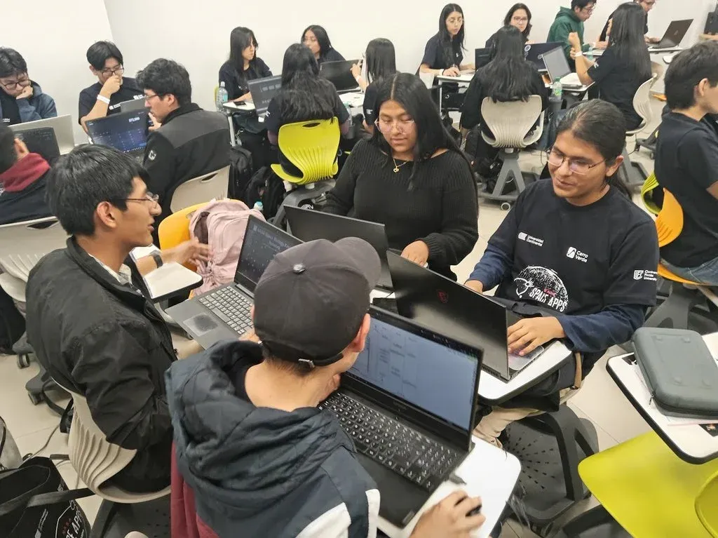 Equipo en el hackathon NASA Space Apps